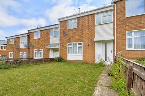 3 bed property, in Moorcock Close, £90,000