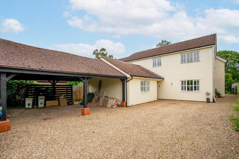 4 bed property, in High Street, £800,000