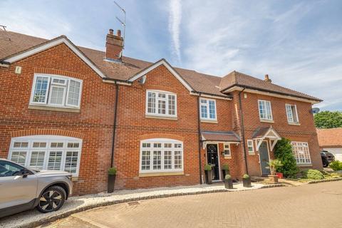 4 bed property, in The Crossways, £1,150,000