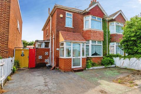 3 bed property, in Chafen Road, £210,000