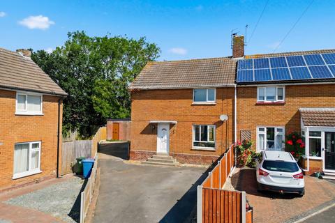 3 bed property, in West Close, £145,000
