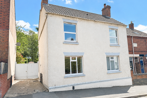 3 bed property, in Willow House, £325,000