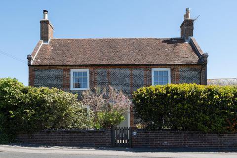 4 bed property, in Cottrell Farmhouse, £800,000