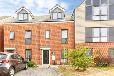 3 bed property, in Maris Lane, £315,000