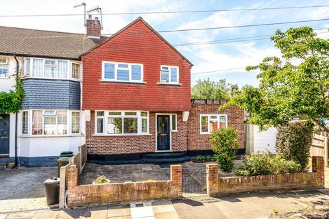 3 bed property, in Fulwell Park Avenue, £750,000