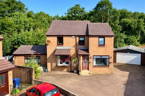 5 bed property, in Lochlibo Court, £290,000
