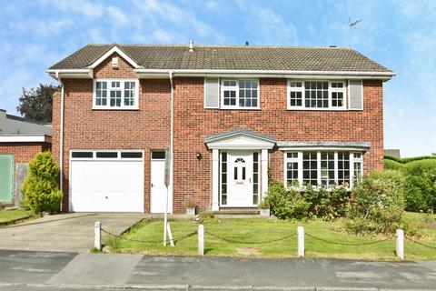 4 bed property, in Hookstone Oval, £560,000