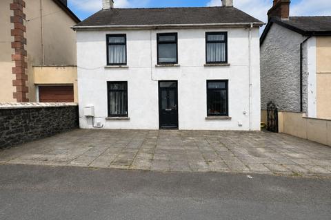 4 bed property, in Cwmann, £245,000