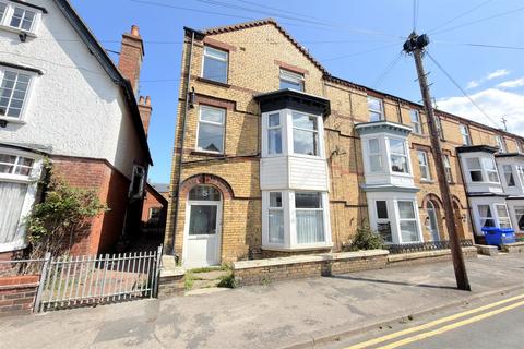 2 bed property, in Rutland Street, £157,500