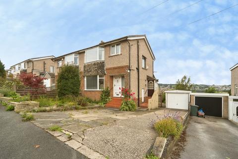 3 bed property, in Wheathead Crescent, £160,000