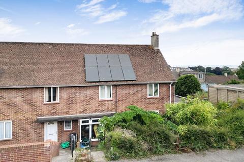 3 bed property, in Coleman Avenue, £200,000