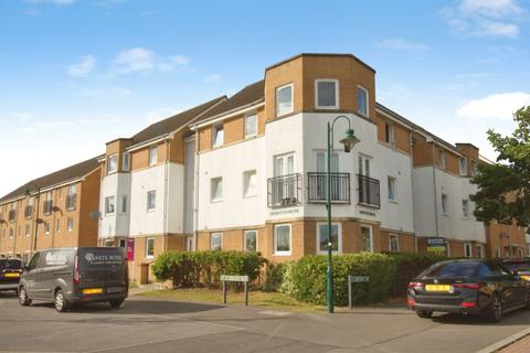2 bed property, in St Edmunds Walk, £130,000