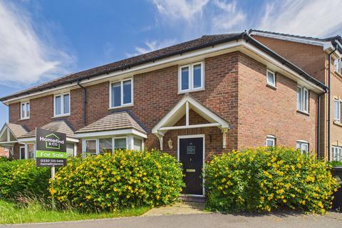 4 bed property, in Skye Close, £275,000