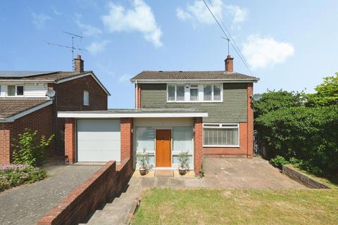 3 bed property, in Dalebrook Road, £295,000