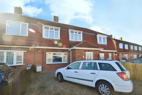 3 bed property, in Chapel Road, £265,000