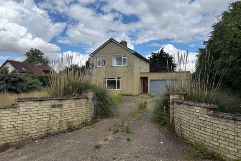 3 bed property, in Peasenhall, £250,000