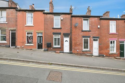 2 bed property, in Jarrow Road, £210,000