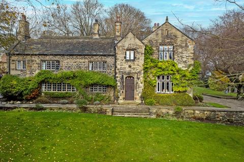 6 bed property, in Cleckheaton, £1,900,000