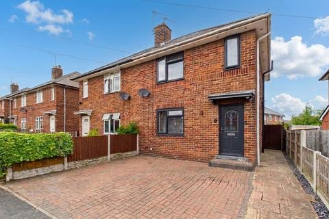 3 bed property, in Warren Drive, £200,000