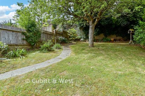 2 bed property, in Westdene Drive, £475,000