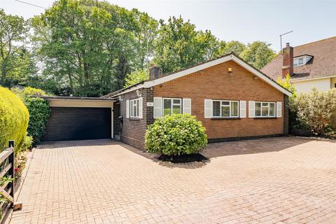 4 bed property, in Heath Road, £800,000