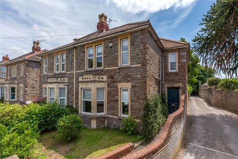 3 bed property, in Park Road, £650,000