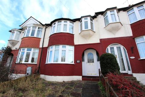 3 bed property, in Woodlands Road, £275,000