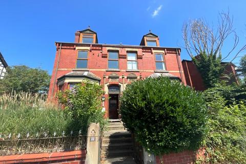 1 bed property, in Stamford Street, £70,000