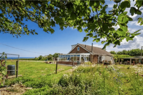 4 bed property, in Beacon Road, £475,000