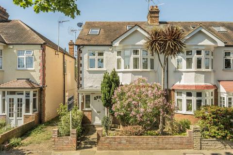 4 bed property, in Tangier Road, £1,295,000