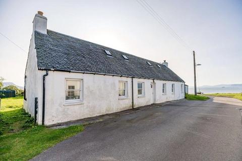 3 bed property, in 1, £165,000