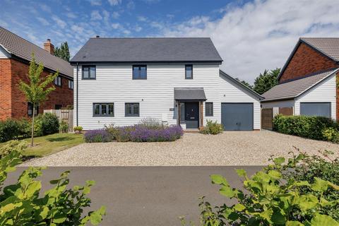 3 bed property, in Mill Road, £500,000