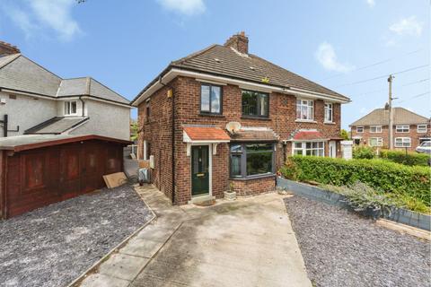 3 bed property, in Ashwood Avenue, £230,000
