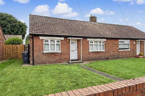 2 bed property, in Raphael Avenue, £145,000