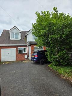 5 bed property, in Rickerscote Road, £245,000