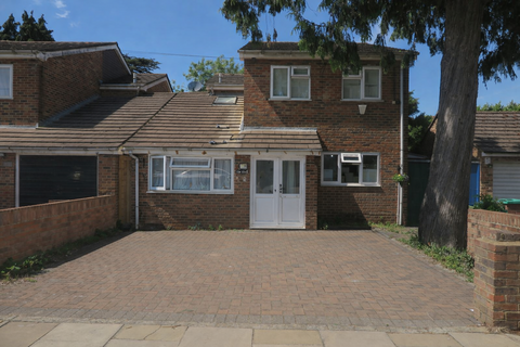 5 bed property, in Alleyn Park, £824,950