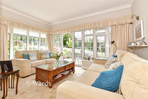 5 bed property, in Borstal Hill, £840,000