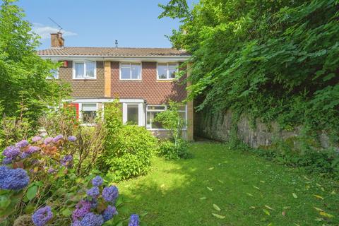 3 bed property, in Earls Mill Road, £200,000