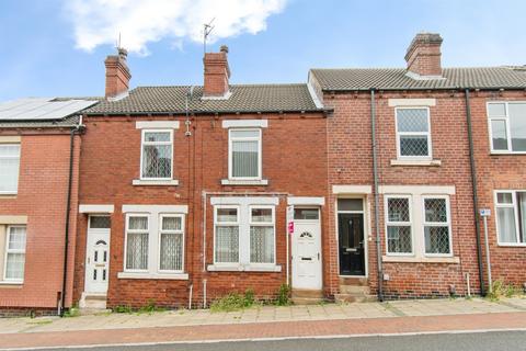 2 bed property, in Bradley Avenue, £100,000