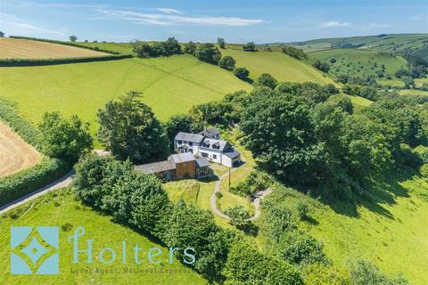 5 bed property, in Llanidloes SY18, £675,000