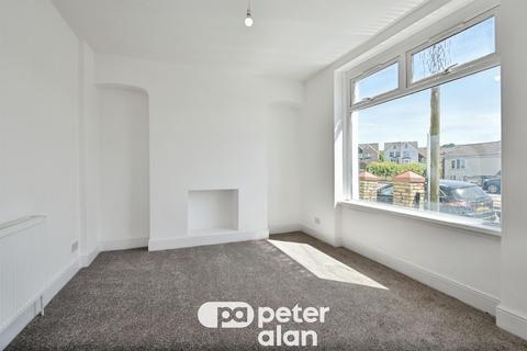 3 bed property, in New Houses, £190,000