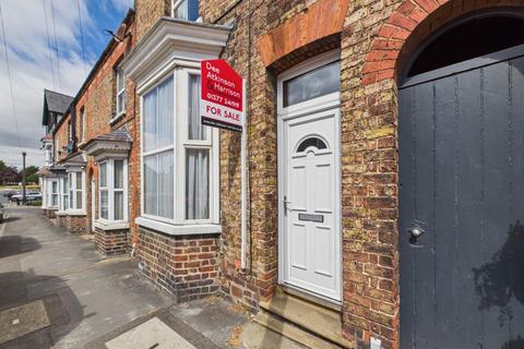 3 bed property, in Bridge Street, £160,000