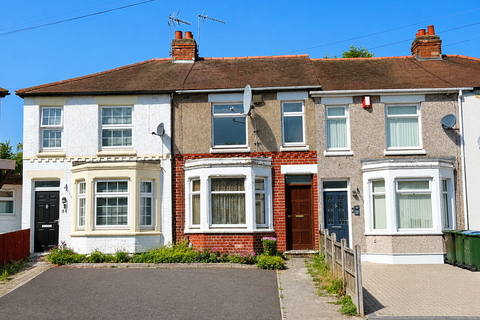 2 bed property, in 32 Pembrook Road, £35,000