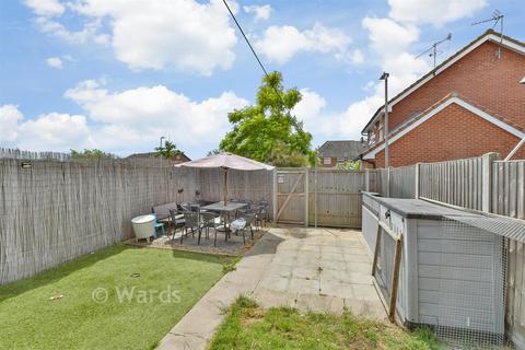 3 bed property, in Bysing Wood Road, £325,000