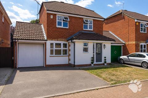 3 bed property, in Niven Close, £425,000