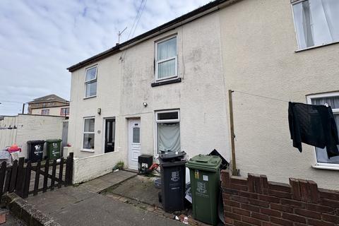 2 bed property, in 11 Queens Place, £60,000