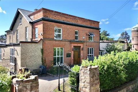 2 bed property, in 1, £160,000