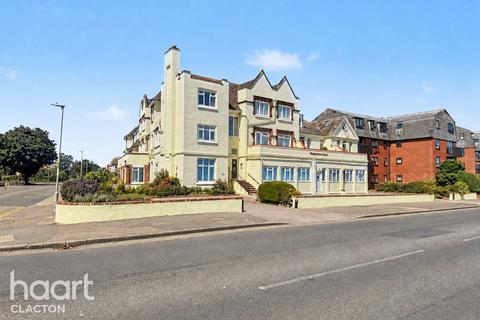 3 bed property, in Marine Parade East, £210,000