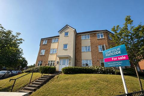 2 bed property, in Birmingham Road, £100,000