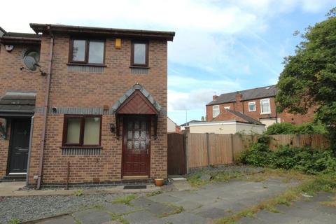 2 bed property, in Mosslands, £100,000